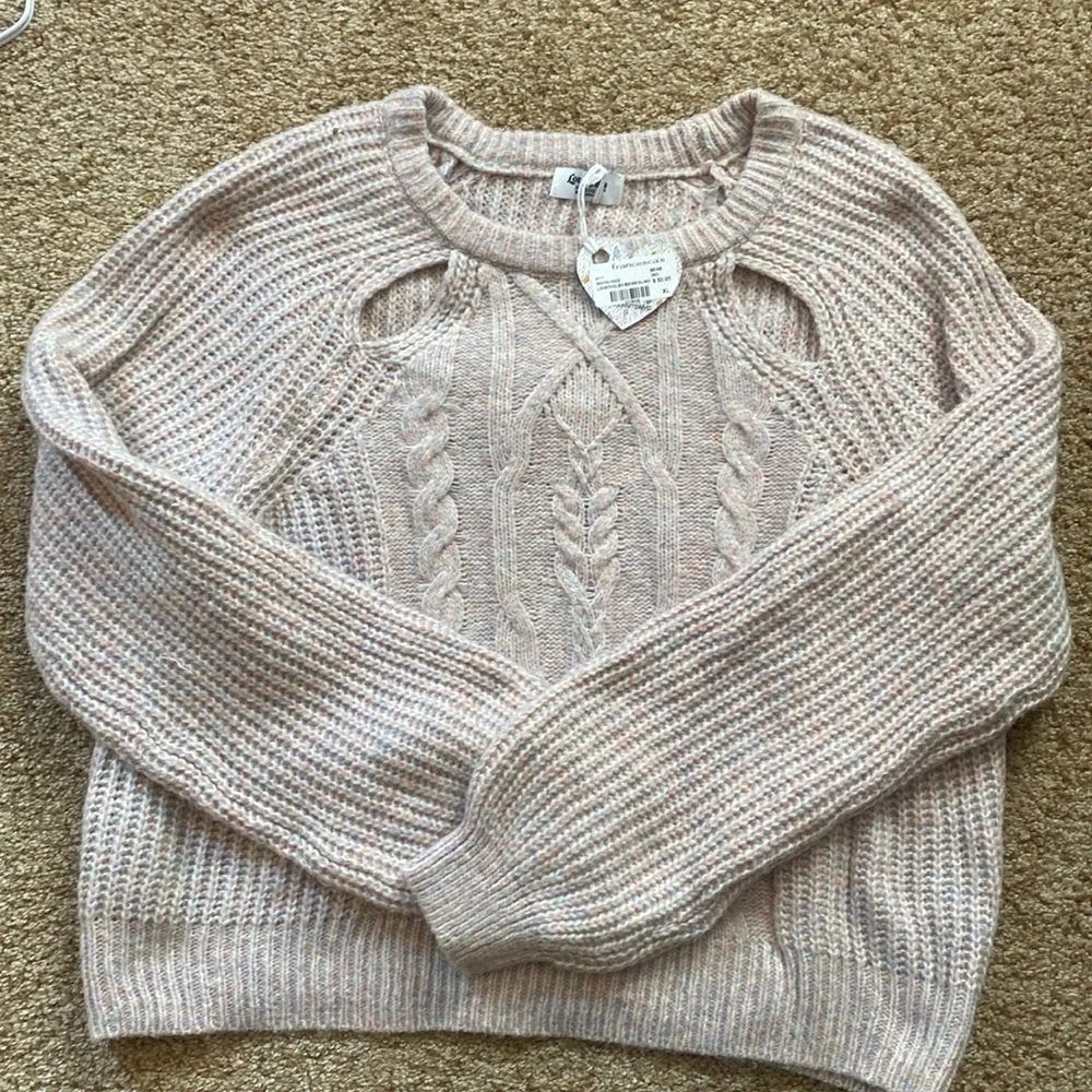 Francesca’s light pink with blues short sweater. XL - Picture 1 of 10